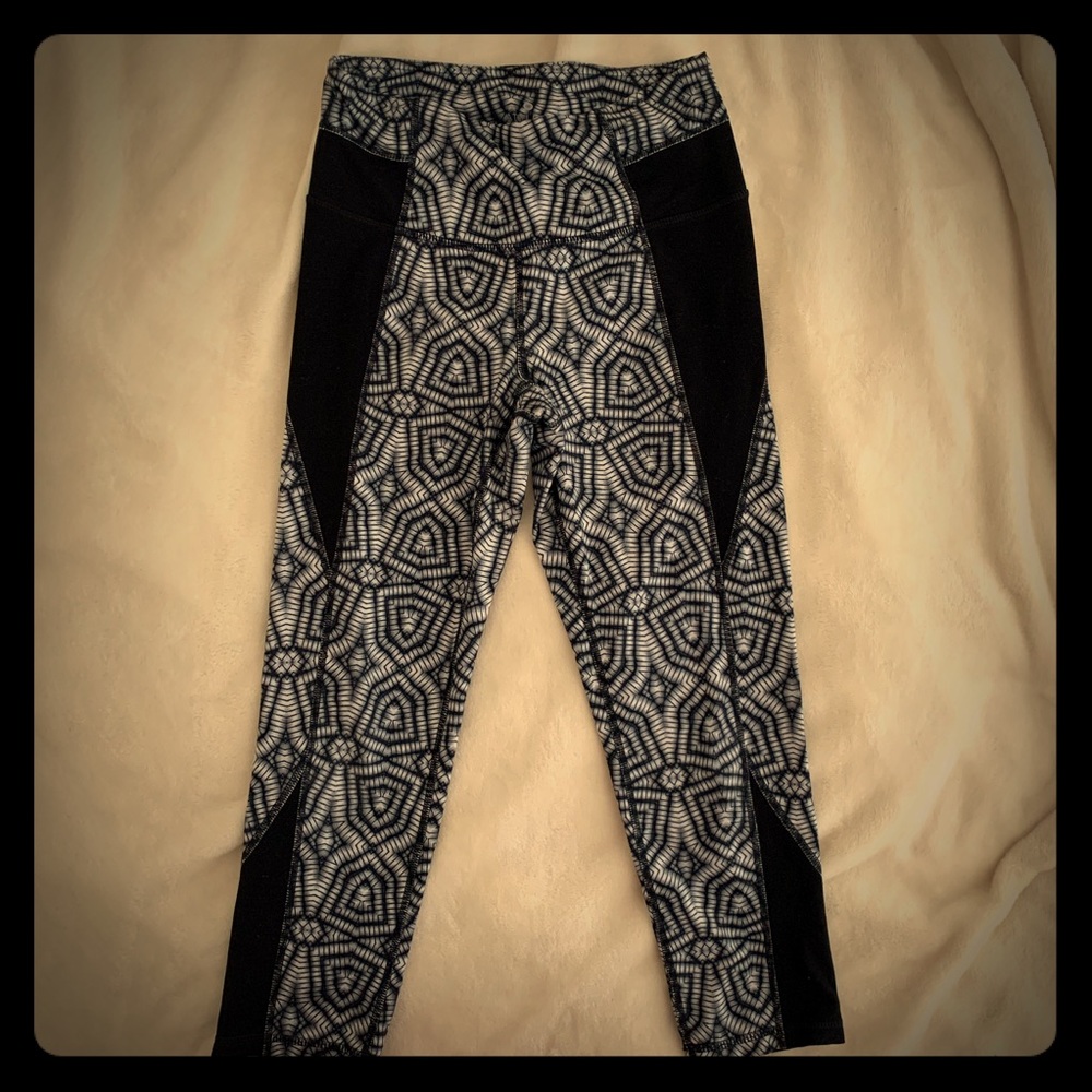 Athleta yoga pants - capri